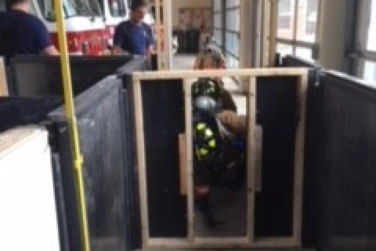 2nd Firefighter team entering the search maze