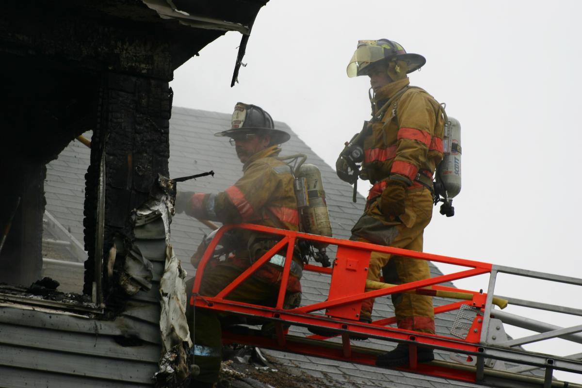 House fire 11-07-2004 (4)