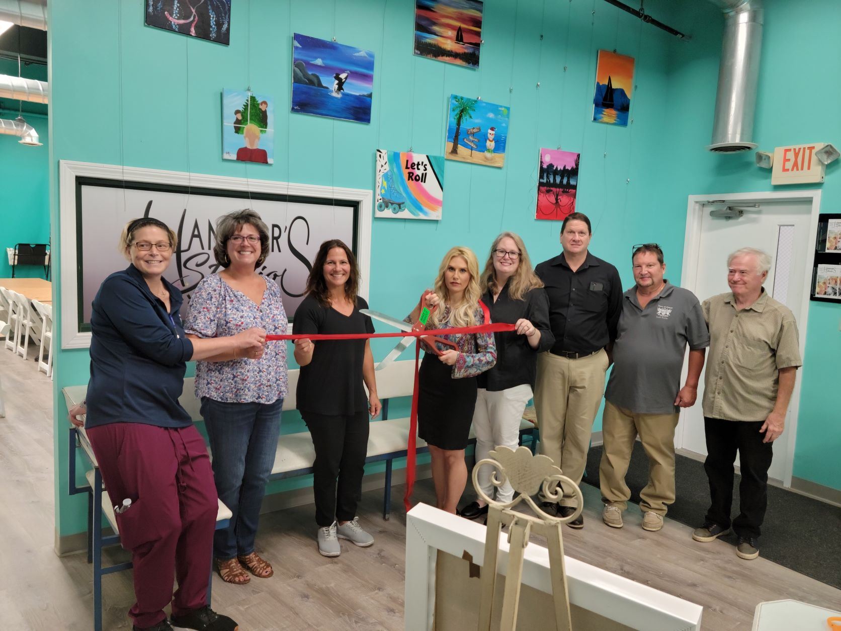 Ribbon-cutting ceremony for Hammar's Art Studio