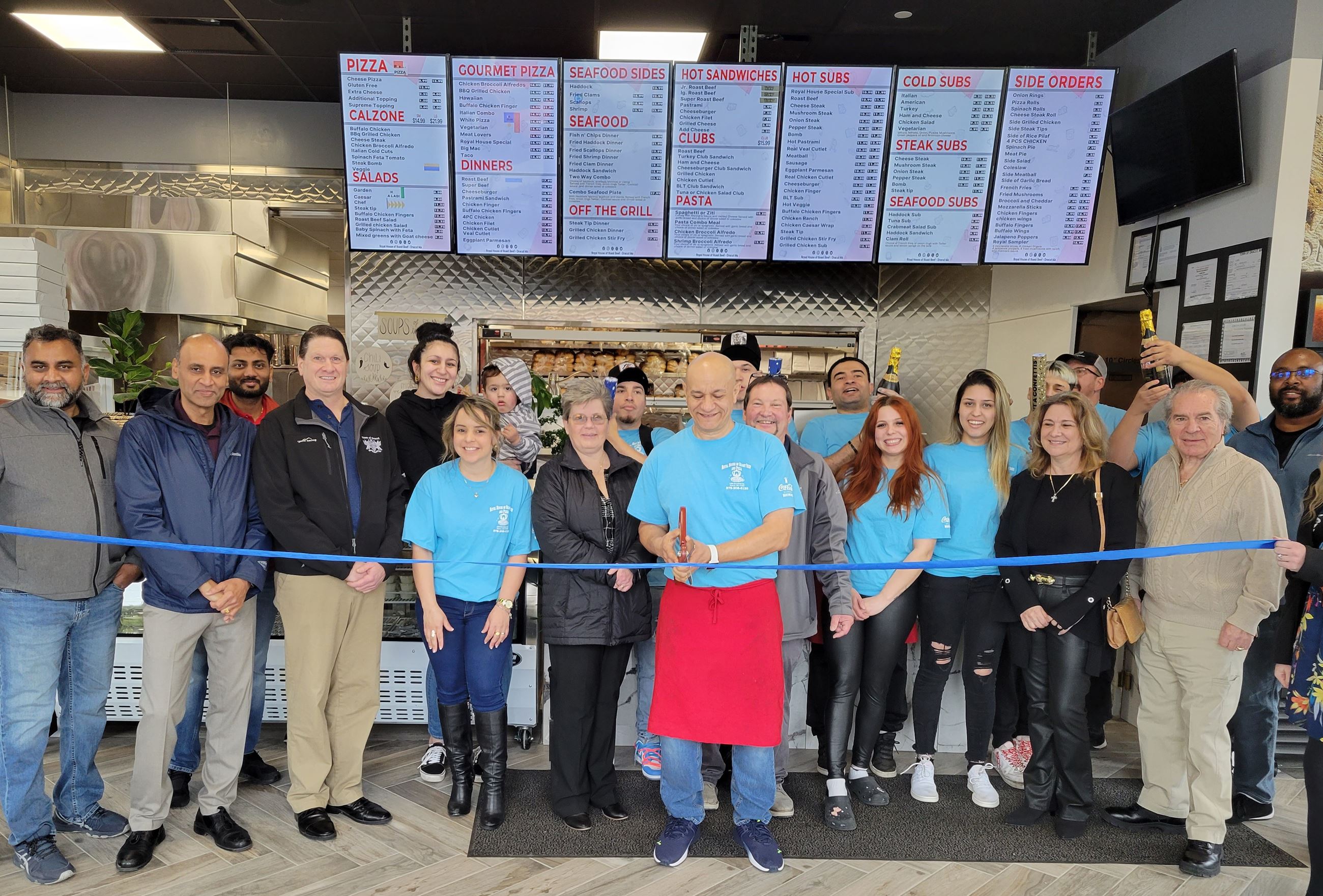 Ribbon-cutting ceremony for Royal House of Roast Beef & Pizza