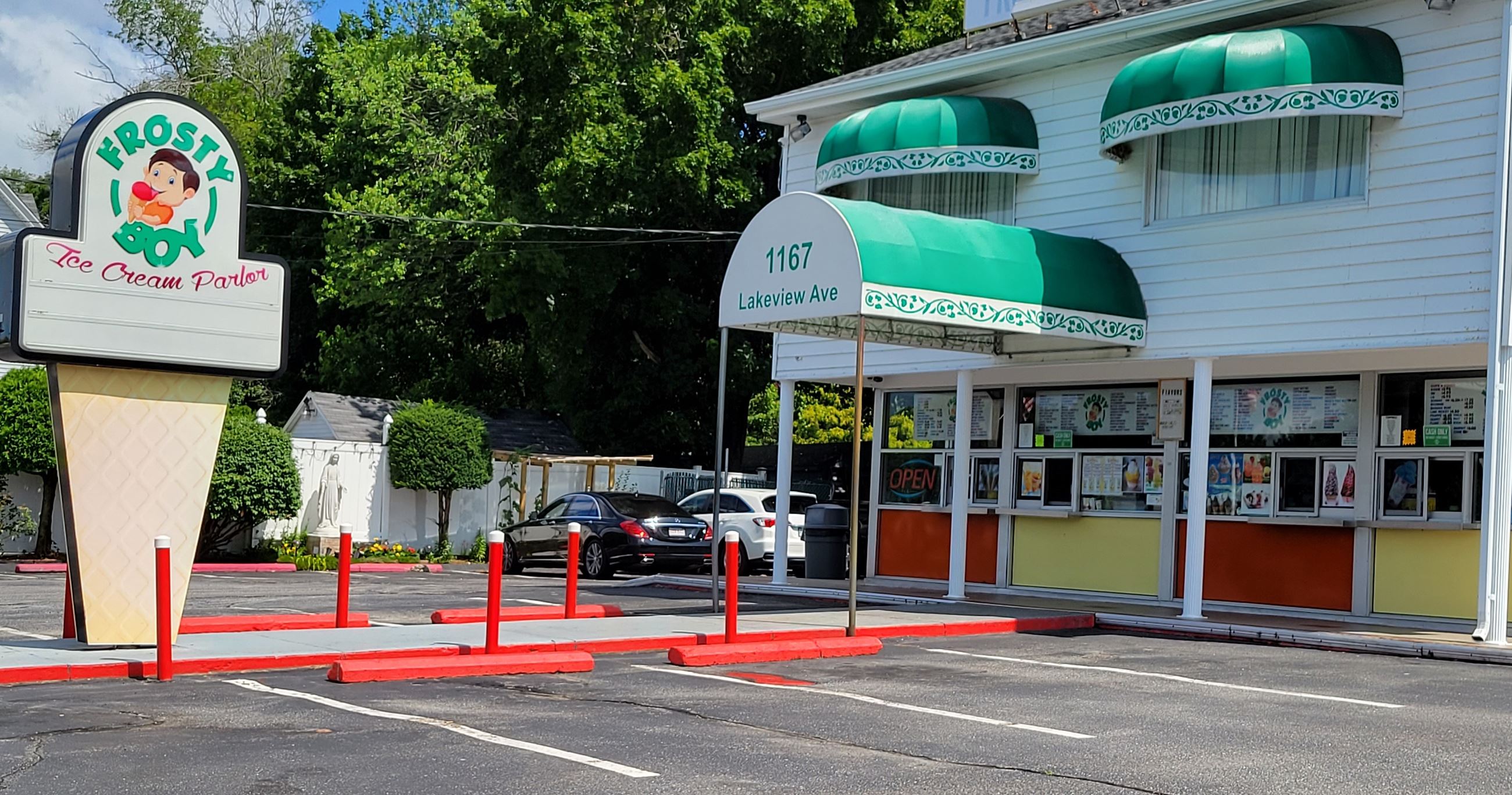 Frosty Boy, 1167 Lakeview Avenue